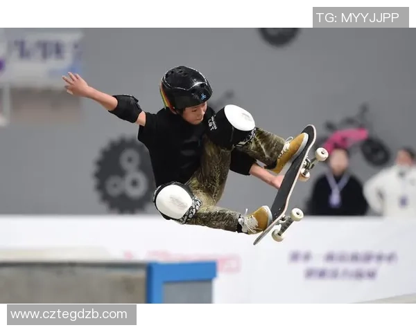 南京攀岩队在滑板精英赛中的拼搏历程与荣耀时刻回顾 南京攀岩队在滑板精英赛中的拼搏历程与荣耀时刻回顾