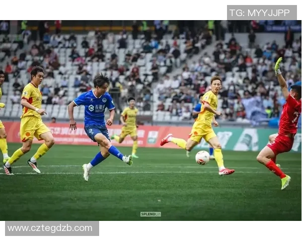 深圳足球队阵地战分析:优劣势与未来发展方向探讨 深圳足球队阵地战分析:优劣势与未来发展方向探讨